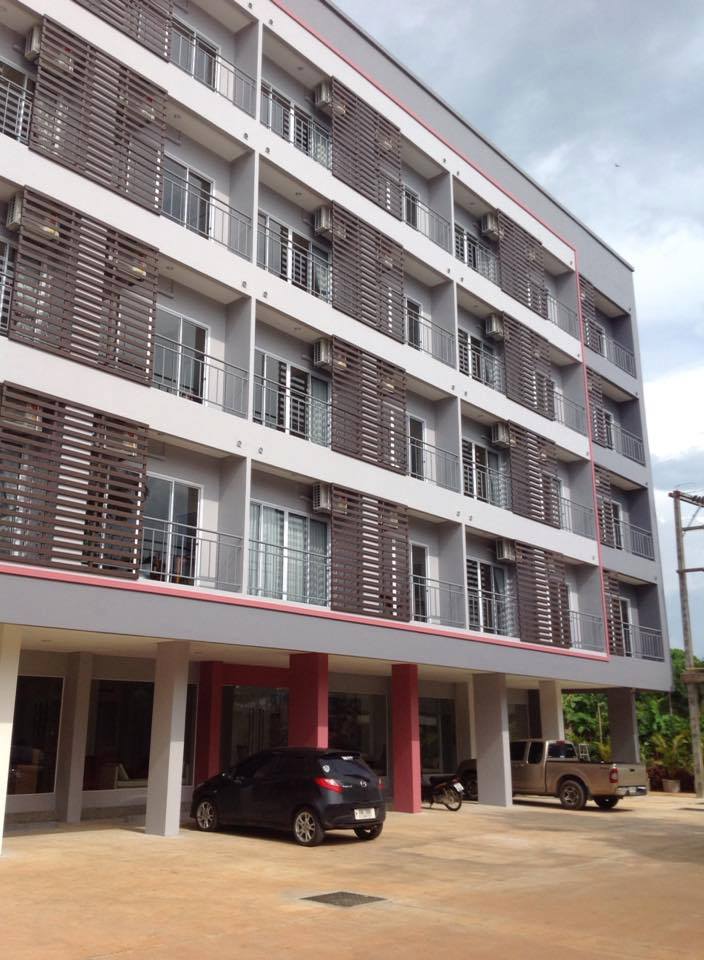 ชมพู นครินทร์ อพาร์ตเมนต์